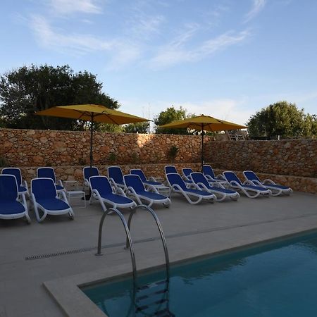 Wileg 4A Luxury Studio Apartment With Shared Swimming Pool. Qala Dış mekan fotoğraf
